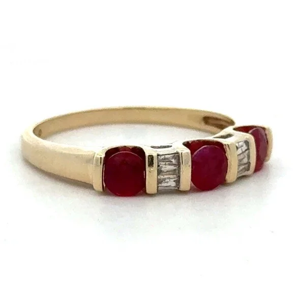 Designer AV 10K Yellow Gold Round Red Ruby Diamond Anniversary Band Ring